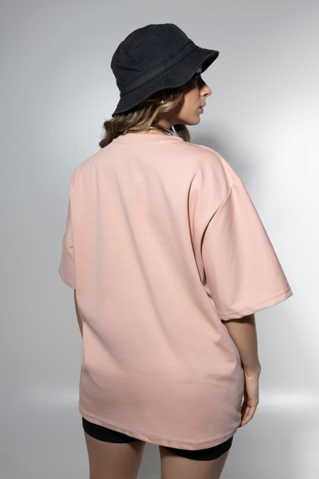 Camiseta Qatar Semi Oversize Rosada